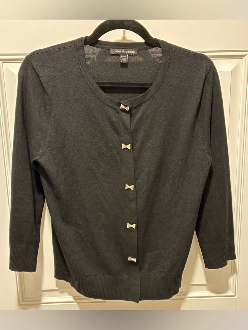 Cable & Gauge Black Cardigan w/ Rhinestone Bow Button Decor - Size: M
